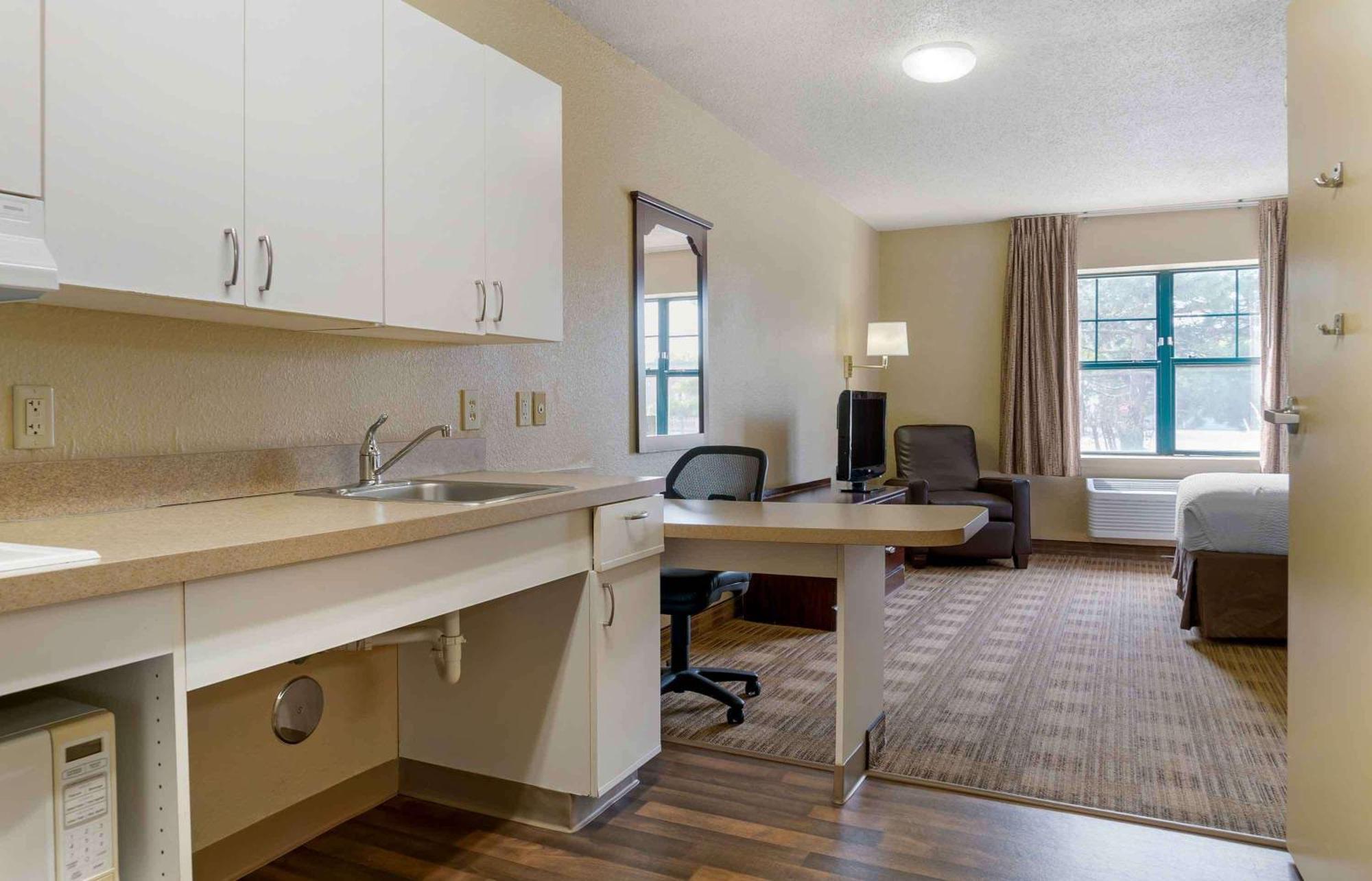 Extended Stay America Suites - Detroit - Madison Heights Zewnętrze zdjęcie